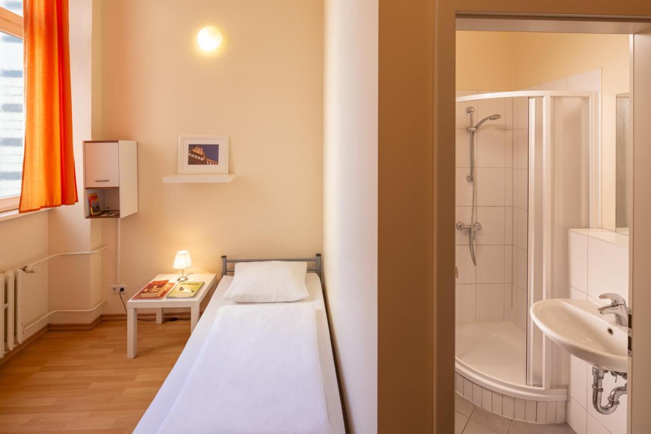All In Hostel Berlin Exterior photo